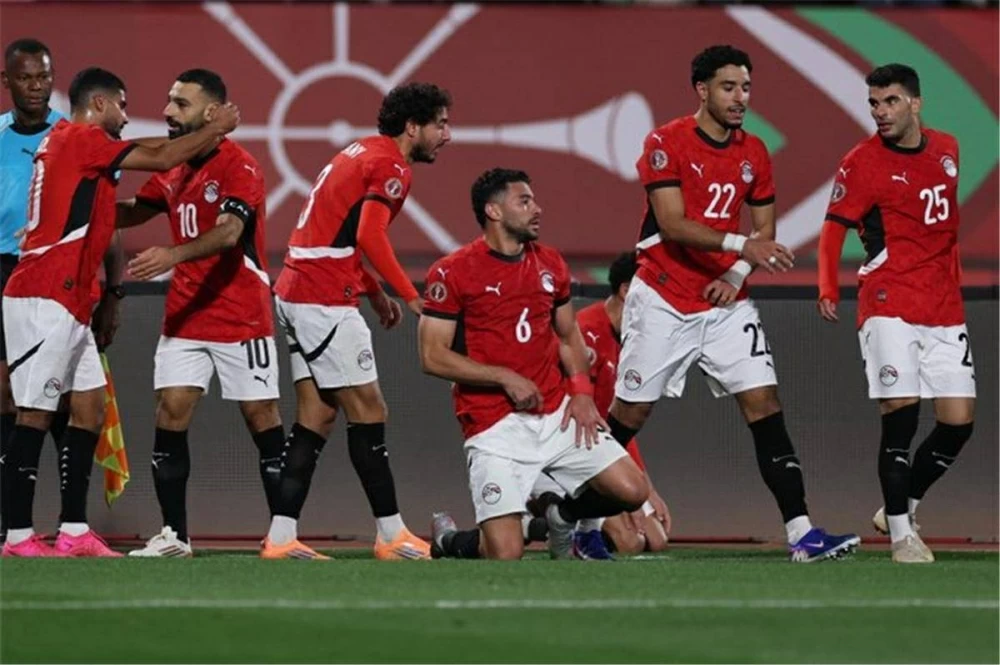 مصر والسعودية الليلة.. موعد المباراة والقناة الناقلة استعدادًا لكأس العالم