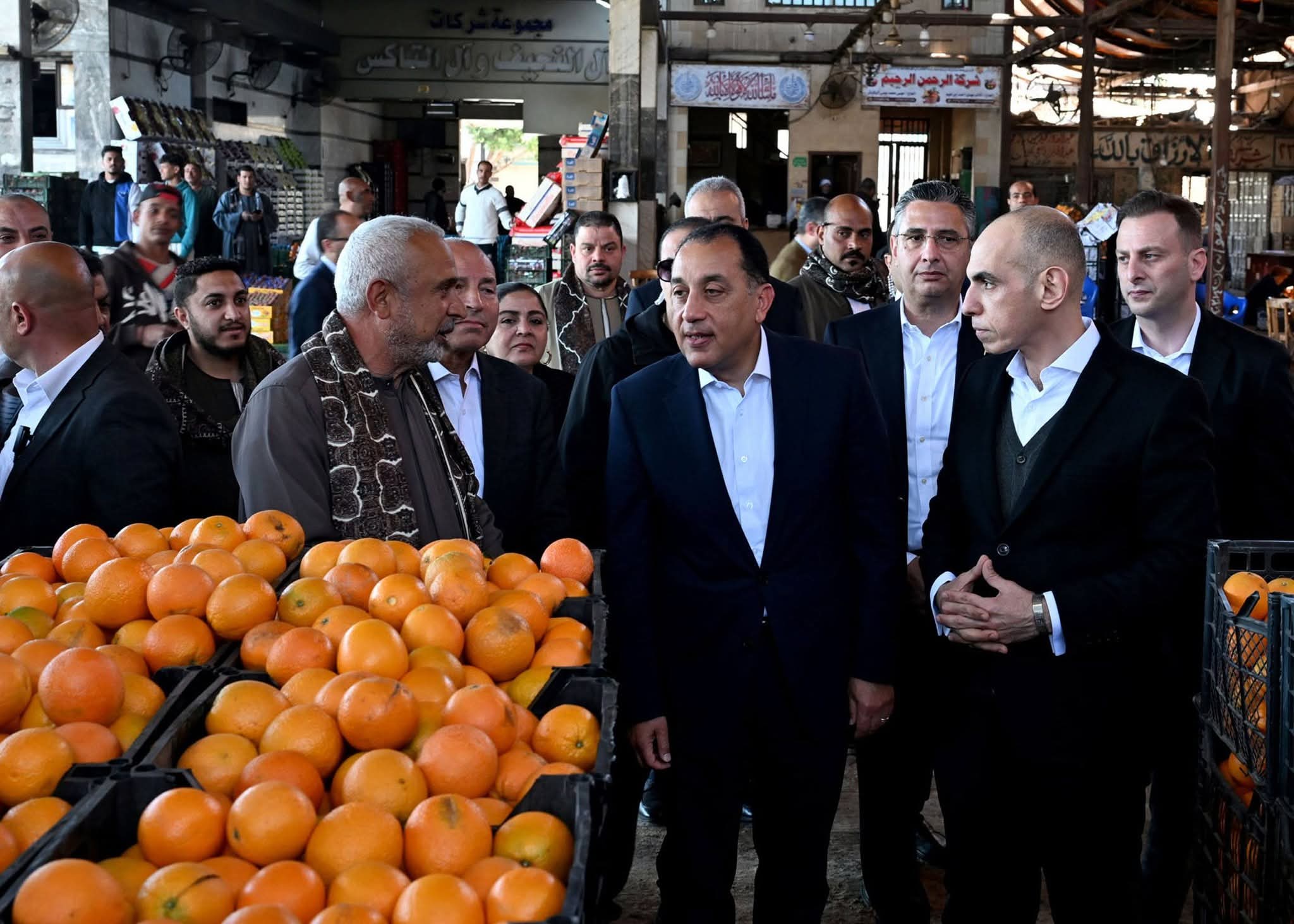 رئيس الوزراء يتفقد مكونات سوق العبور لتجارة الجملة وقطاعاتها المختلفة