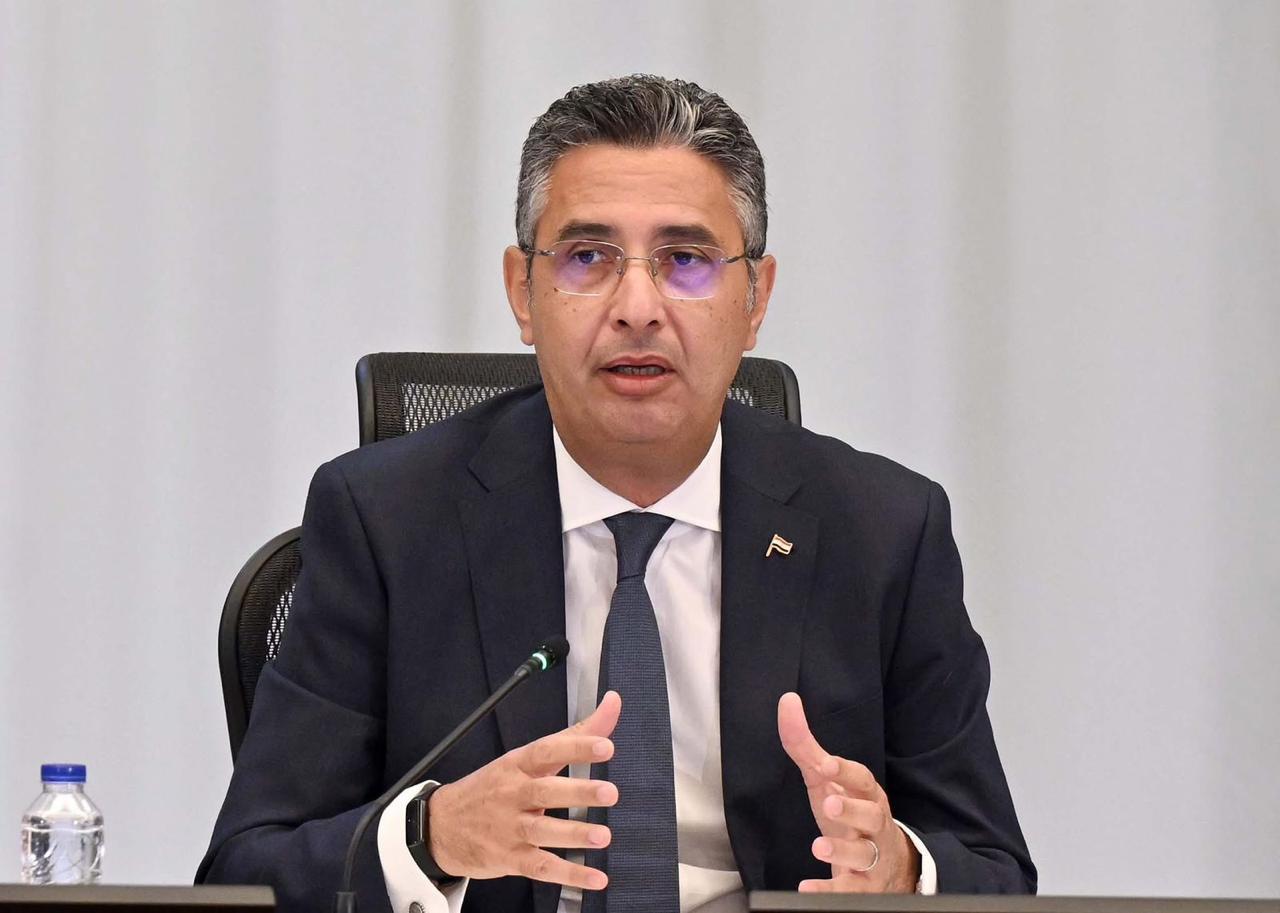 وزير التموين: لا مساس بسعر رغيف الخبز أو السلع التموينية