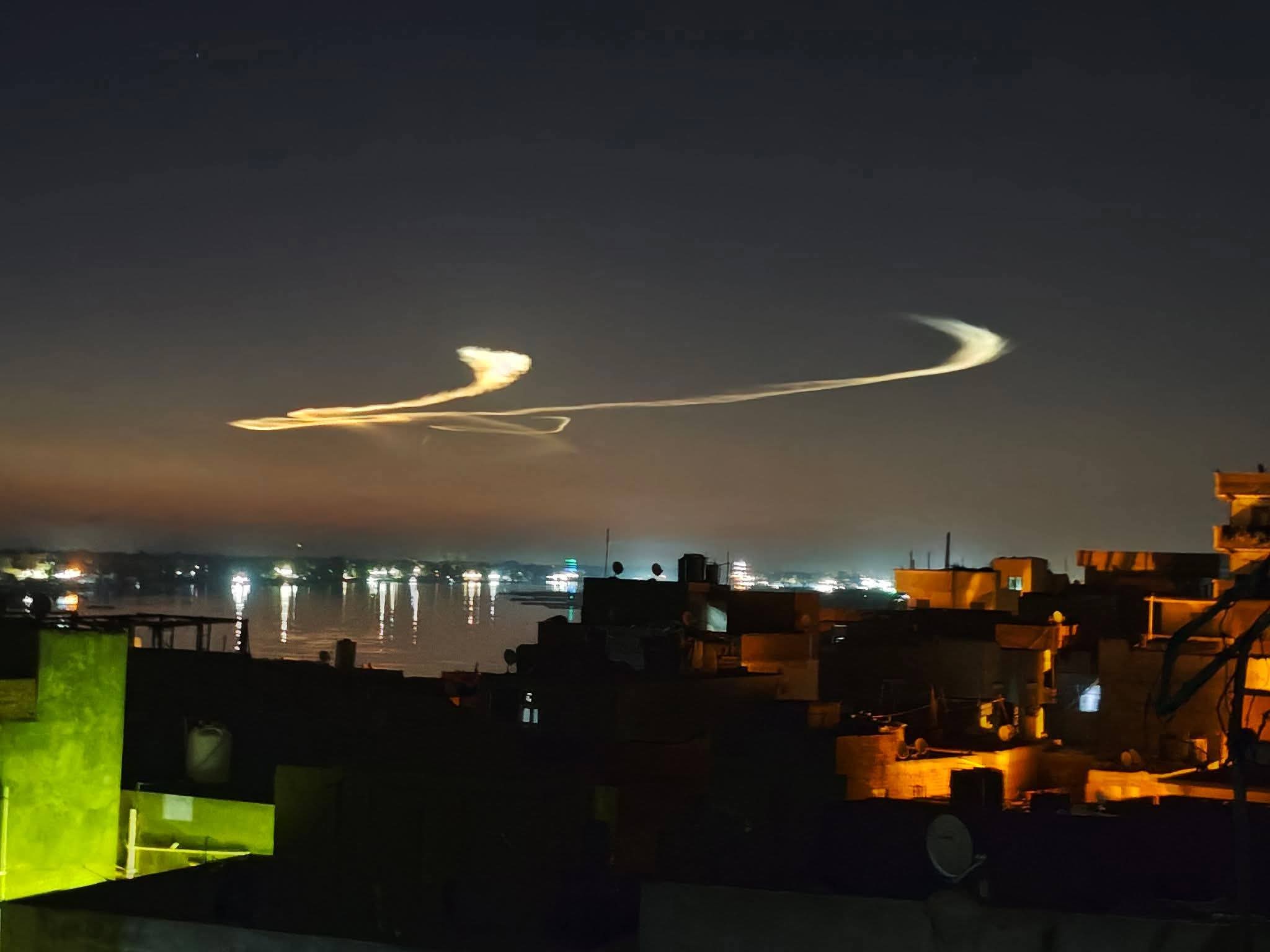 بعد إثارة الجدل.. حقيقة صور الأجسام المضيئة في سماء مصر