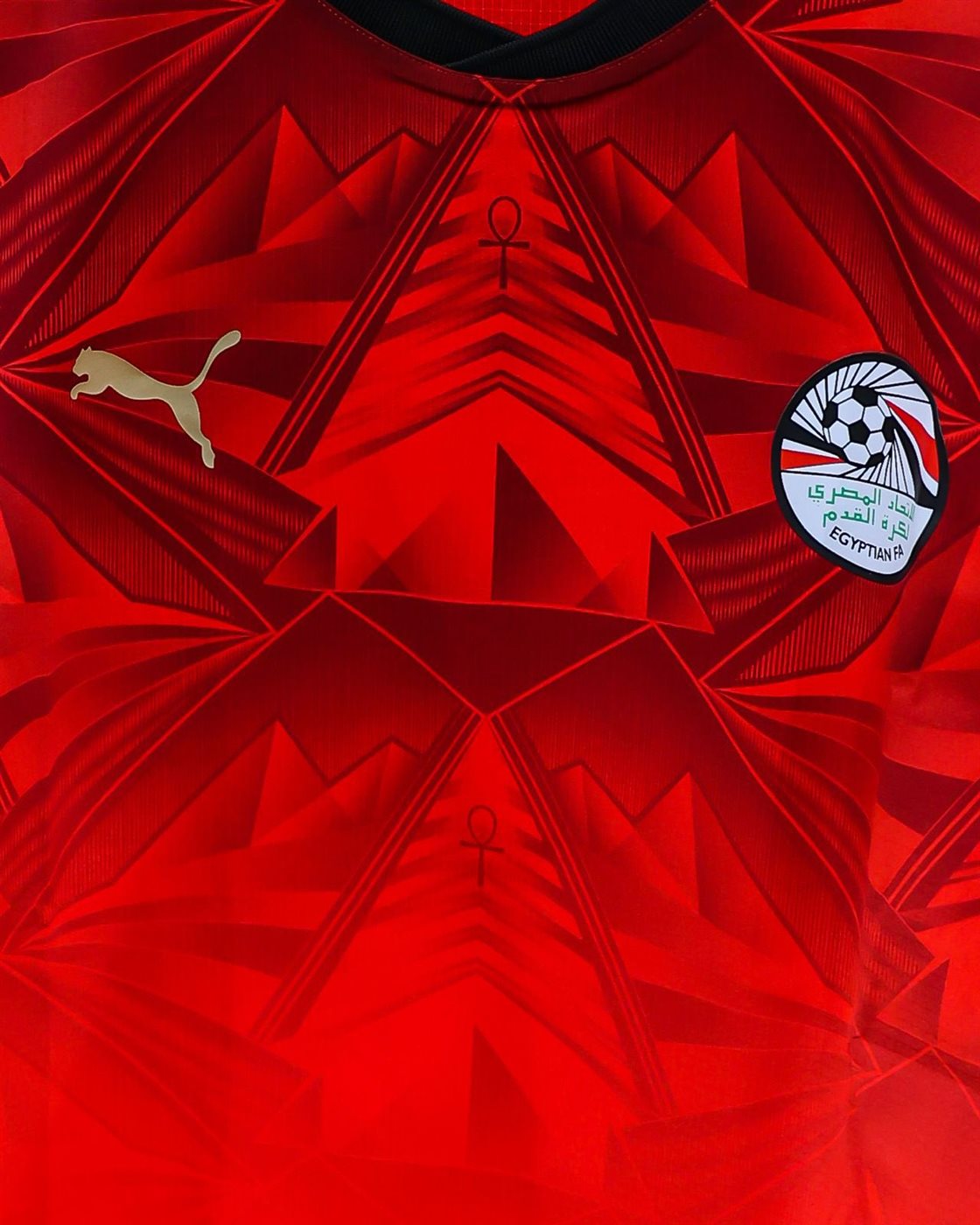 منتخب مصر بقميصه التقليدي امام إسبانيا