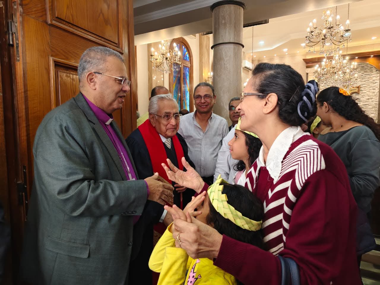 رئيس الطائفة الإنجيلية يشارك في احتفال أحد السعف بكنيسة حدائق القبة وسط حضور شعب الكنيسة