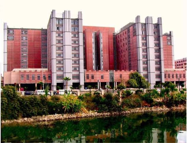 حريق محدود في القصر العيني وإخلاء الدور السابع احترازيا دون إصابات