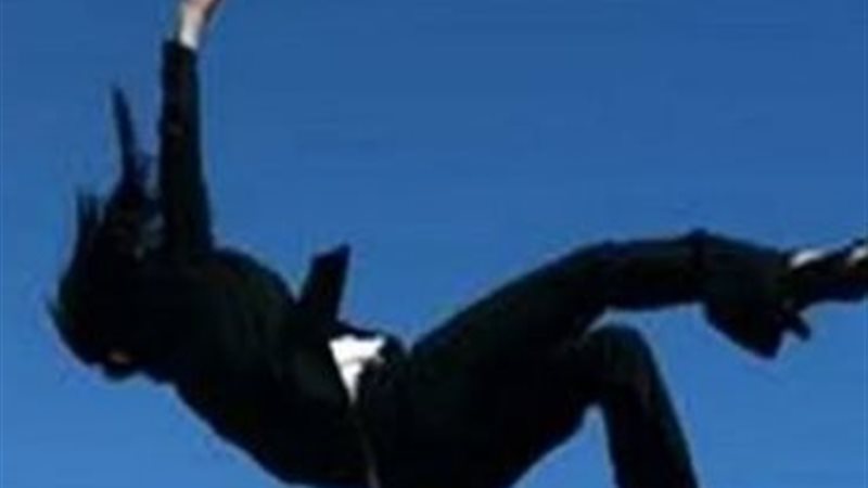 وسط حالة نفسية صعبة.. طبيبة علاج طبيعي تُنهي حياتها بالقفز من الطابق الثامن بالنزهة