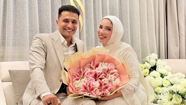وأخيرًا شوفتك ولقيتك ... مصطفى عماد يفاجئ جمهوره بإعلان خطوبته