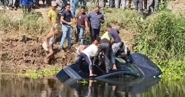 بينهم أطفال ... مصرع 7 أفراد من أسرة واحدة إثر سقوط سيارة بترعة المريوطية