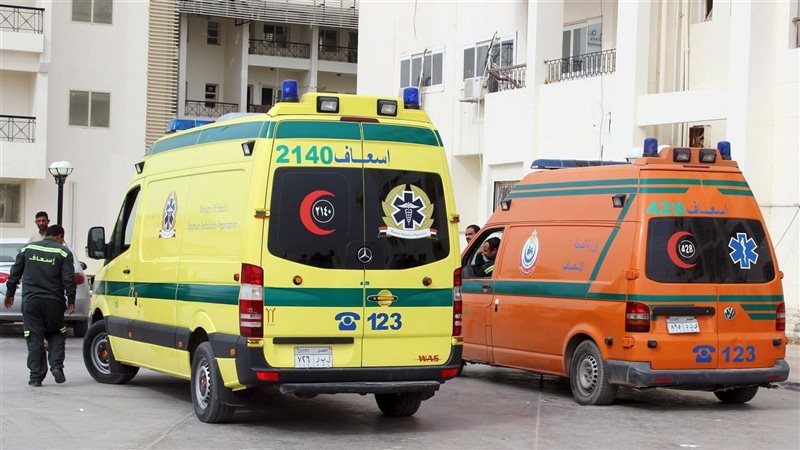 رحلة العمل تنتهي بحادث .. إصابة 8 عمال في انقلاب سيارة ربع نقل بالمنيا