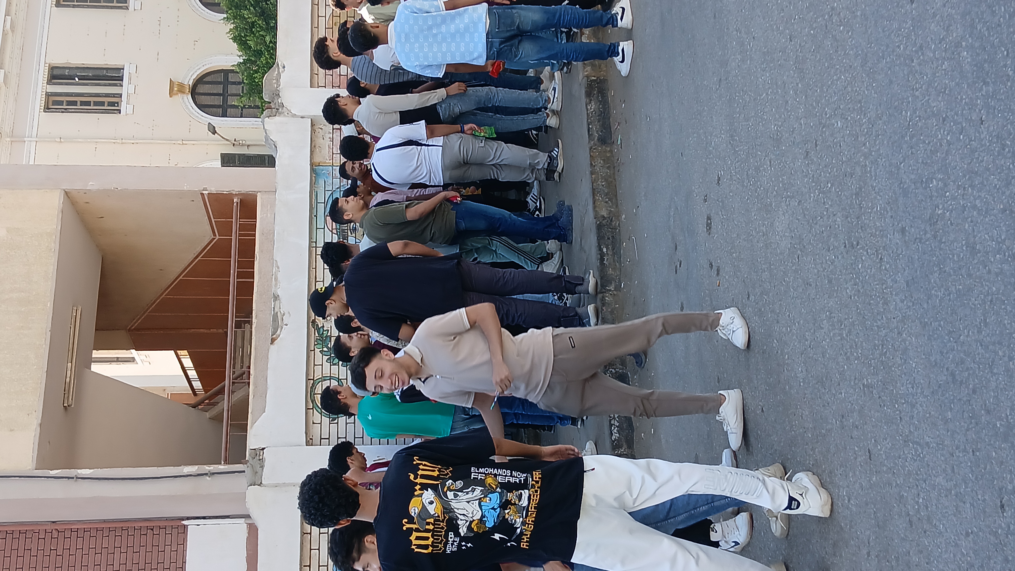 إغماءات وتشنجات وضبط محاولة غش ... أحداث متفرقة خلال امتحانات الثانوية العامة بالمنيا