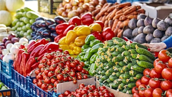 تباين أسعار الخضار بسوق العبور.. انخفاض البطاطس وارتفاع البصل الأبيض