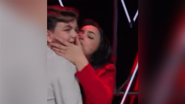 دموع الفرح تتدفق في ذا فويس كيدز مع تألق ساري الصليبي ومحمد