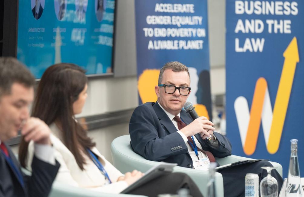 وزير التخطيط يستعرض جهود تمكين المرأة خلال اجتماعات الربيع الدولية