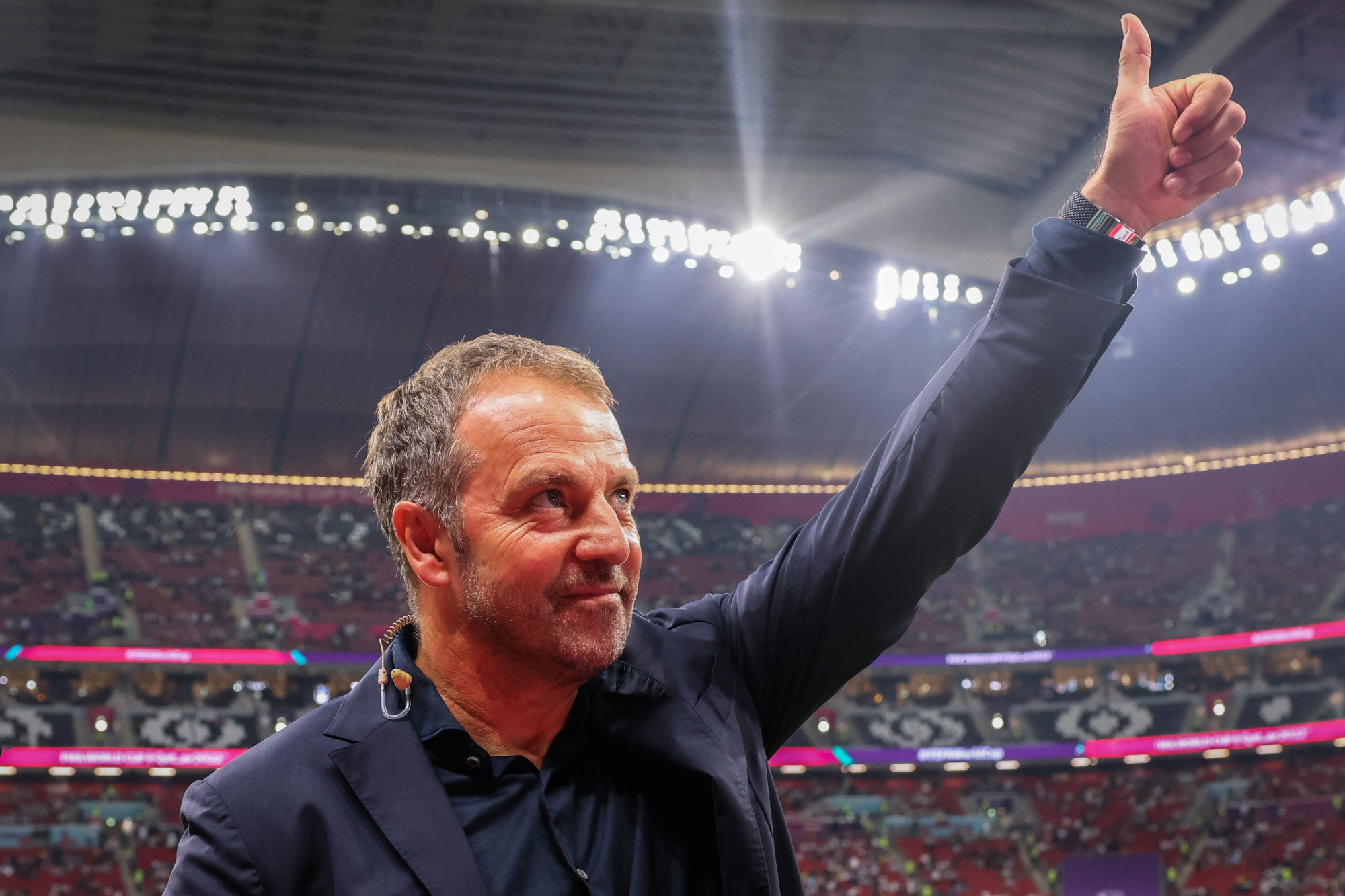 برشلونة يمدد عقد مدربه هانزي فليك حتى 2028