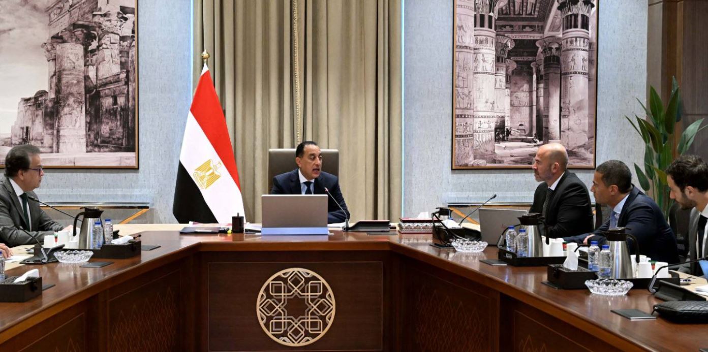 رئيس الوزراء يستعرض مشروع مدينة المستشفيات بالعاصمة الجديدة