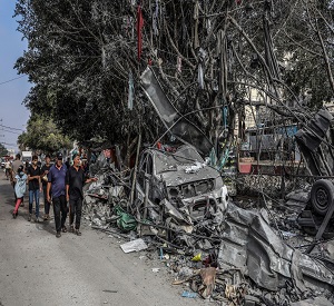 تصاعد العنف في غزة: استشهاد فلسطيني يرفع الحصيلة إلى 72 ألفاً و345