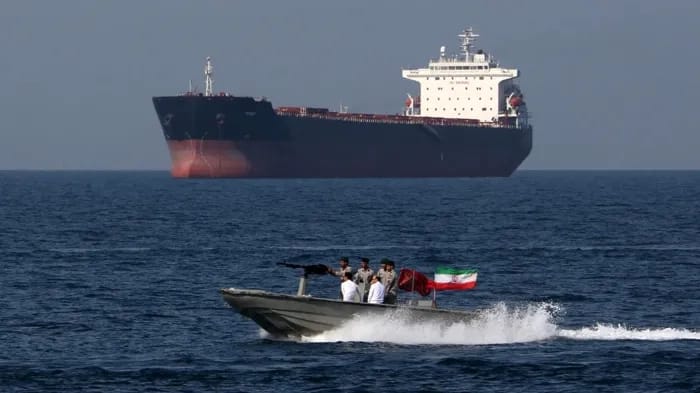 الولايات المتحدة تعزز إجراءات الحصار البحري على الموانئ الإيرانية