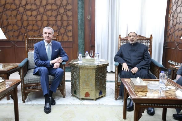 شيخ الأزهر يؤكد أهمية التقارب لمواجهة سياسات الكراهية بين الشرق والغرب