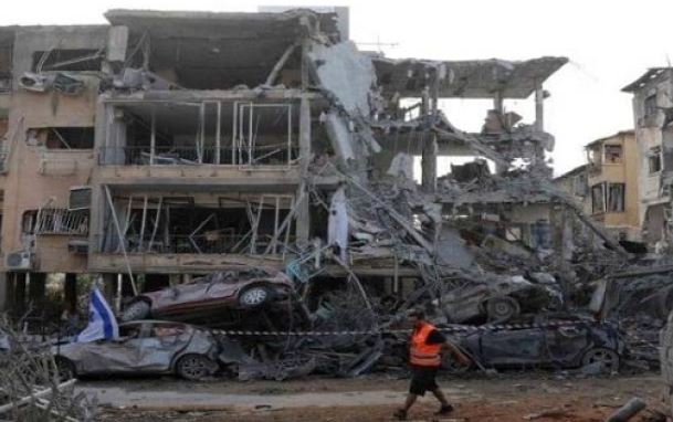 تصاعد التوتر: صواريخ من لبنان تستهدف كريات شمونة وسط تحذيرات حزب الله