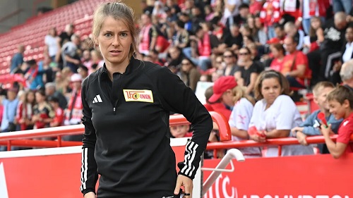 ماري-لويز إيتا: التركيز على كرة القدم رغم الجدل حول تعيينها كمدربة