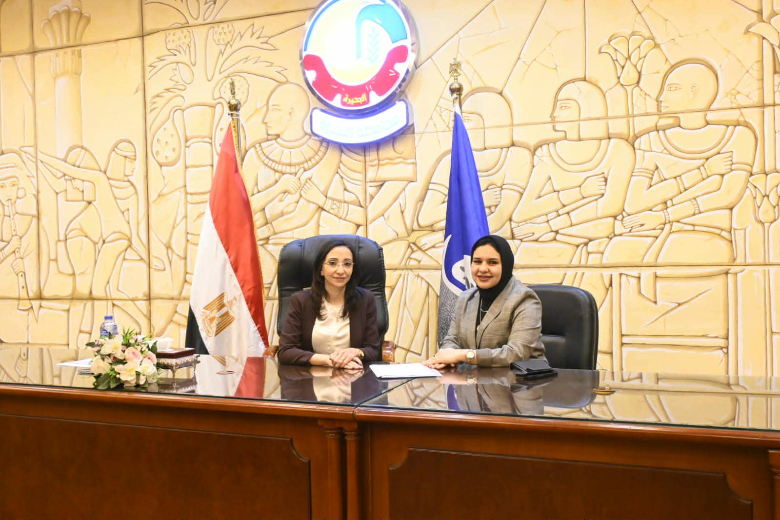 محافظ البحيرة تبحث مشروعات مياه الشرب والرصف مع نواب المحافظة