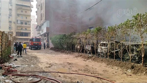 حريق هائل يلتهم سيارات داخل جراج في الشرقية دون إصابات