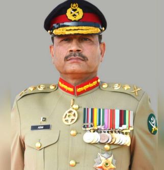 رئيس أركان الجيش الباكستاني يؤكد أهمية الحوار خلال زيارته لإيران