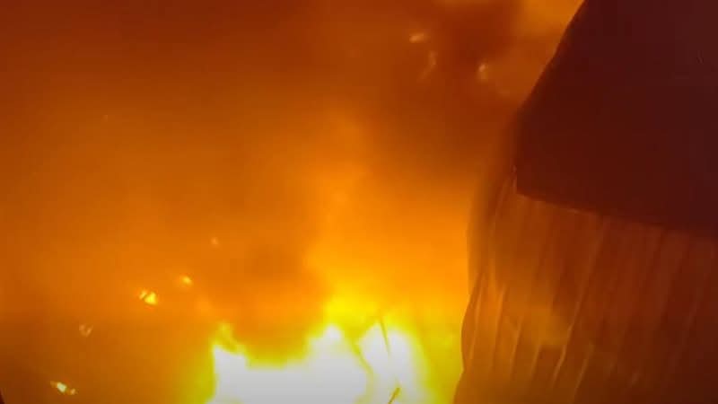 حريق ضخم بمخزن أخشاب في مؤسسة الزكاة بالمرج