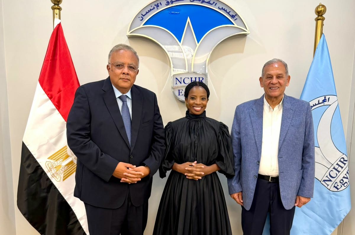 تعزيز التعاون الإقليمي: رئيس المجلس القومي لحقوق الإنسان يستقبل أمين مظالم جنوب أفريقيا