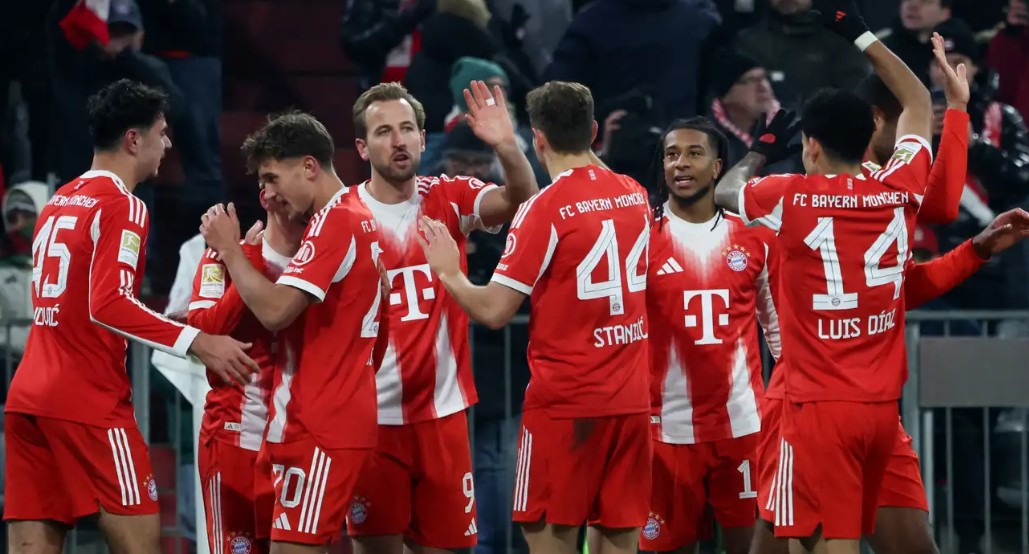 بايرن ميونخ يتوج بلقب الدوري الألماني للمرة 35 في تاريخه