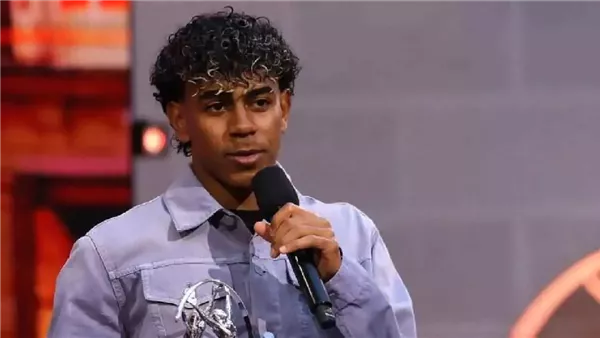 لامين يامال يتوج بجائزة لوريوس ويشيد بأسطورة ميسي