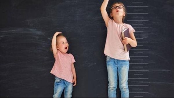 تأثير التقزم على نفسية الأطفال: من ضعف الثقة إلى التنمر