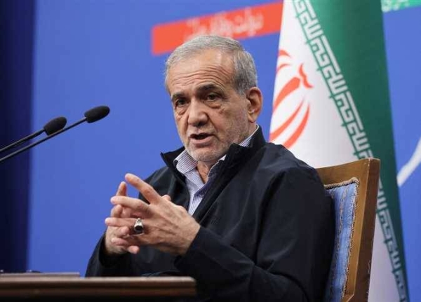 الرئيس الإيراني يدعو المواطنين لترشيد استهلاك الكهرباء في ظل الأزمات