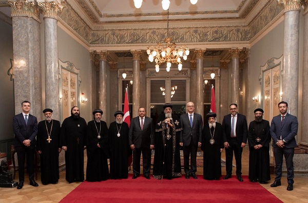 البابا تواضروس الثاني يزور القنصلية المصرية في إسطنبول لتعزيز الروابط