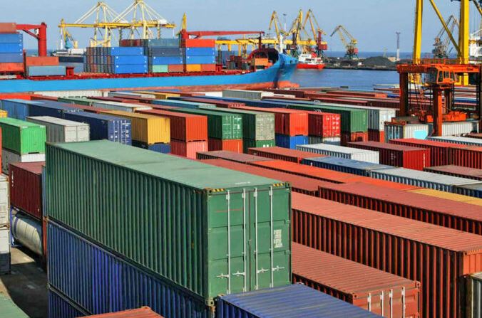 السودان يحظر استيراد السلع غير الضرورية لوقف تدهور عملته