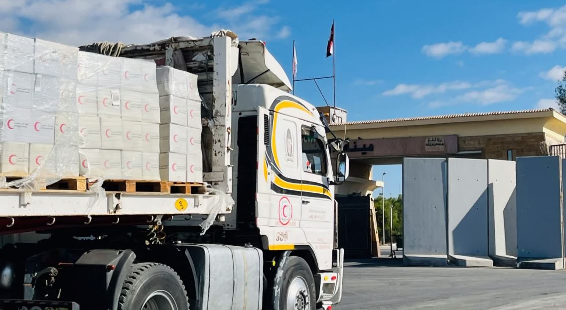 قافلة زاد العزة الـ 184 تصل إلى قطاع غزة بمساعدات إنسانية كبيرة