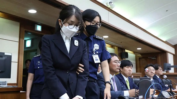 محكمة كورية ترفع عقوبة السيدة الأولى السابقة إلى 4 سنوات بتهمة الفساد