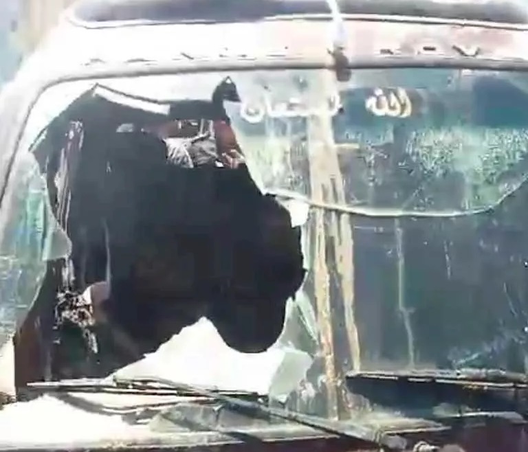 حريق يلتهم سيارة ميكروباص تحت كوبري العوايد بالإسكندرية دون إصابات