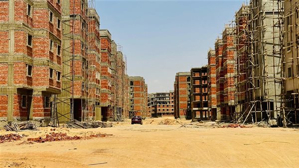 تقدم ملحوظ في مشروعات الإسكان الاجتماعي والوسيط بالعبور الجديدة