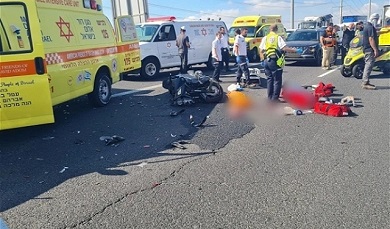 وفاة سائق إثر حادث دراجة نارية أثناء إصلاحه لسيارته الدائرية
