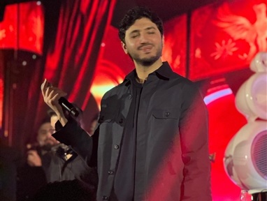 محمد فضل شاكر يُشعل مسرح الأوبرا بتونس في أول حفلاته هناك