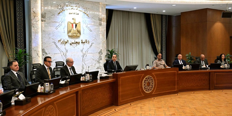 رئيس الوزراء يؤكد على أهمية الترشيد الحكومي وتوفير السلع الاستراتيجية