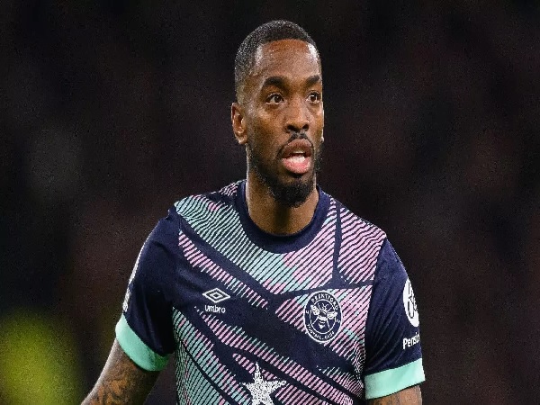 الأهلي يتألق بثلاثية أمام الفتح في الدوري السعودي