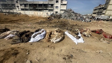 قوات الاحتلال تجبر عائلة فلسطينية على نبش قبر ابنها في جنين