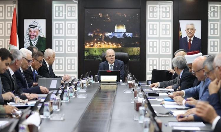 الحكومة الفلسطينية تحذر من خطر المجاعة في غزة وتطالب بتحرك دولي عاجل