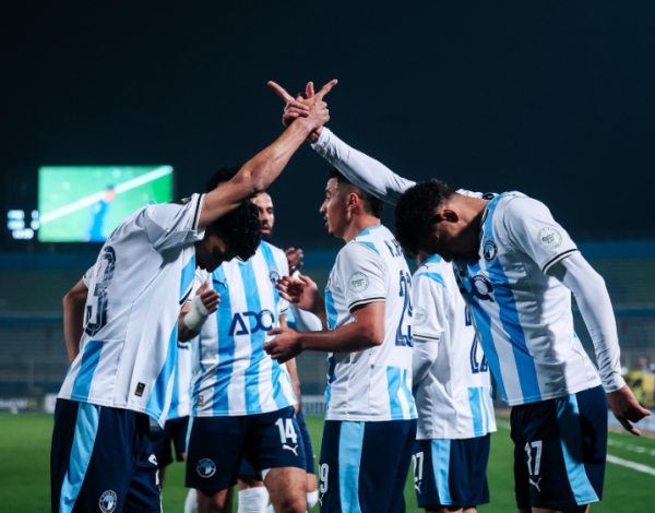بيراميدز يستعد لمواجهة سموحة في قمة الدوري المصري