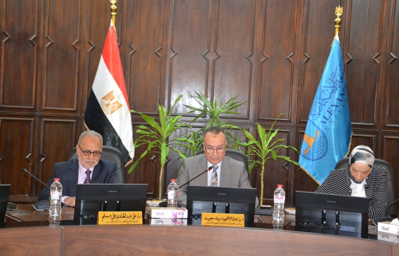 جامعة الإسكندرية تستعرض إدماج الشهادات المصغرة في الدراسات العليا