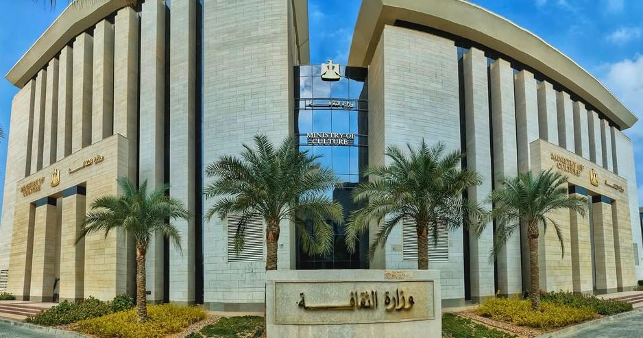 جدل واسع حول قرار جديد لدار الكتب يفرض شروطًا على الناشرين