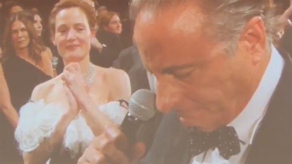 آندي جارسيا يبكي بعد تصفيق حار لفيلمه "Diamond" في مهرجان كان