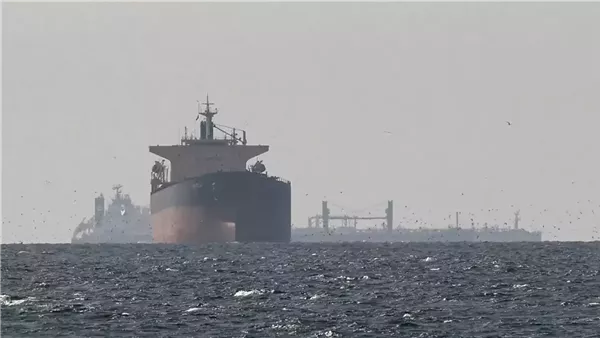 ناقلتان صينيتان تغادران مضيق هرمز محمّلتين بأربعة ملايين برميل نفط