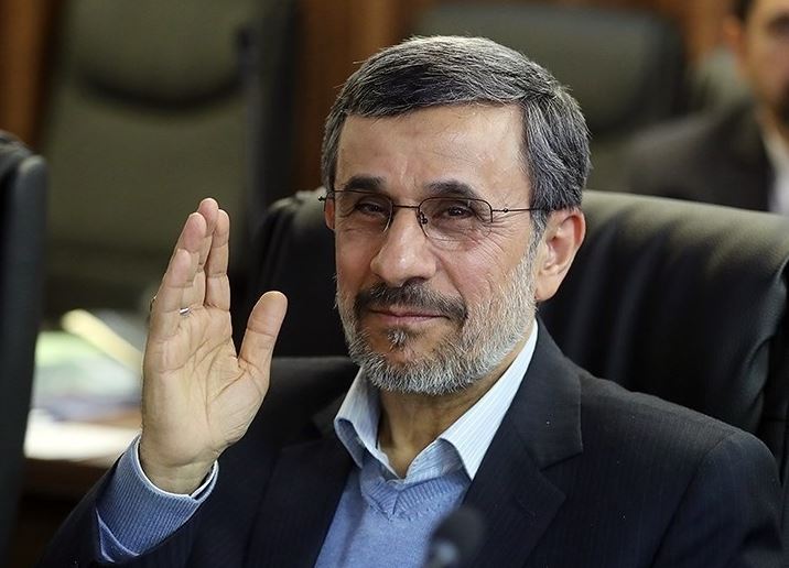 تصعيد جديد: هجوم إسرائيلي على أحمدي نجاد لاستبدال القيادة الإيرانية