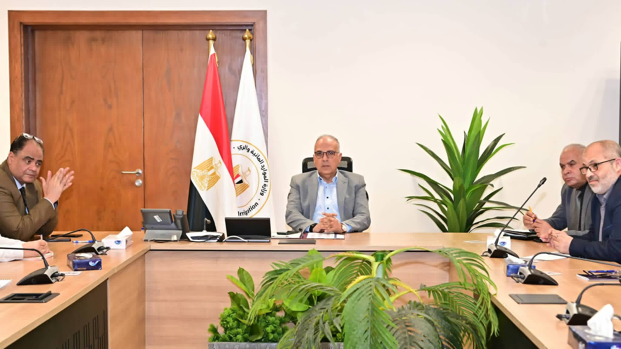 تعزيز حماية الشواطئ: تكريك مصبي فرع رشيد ومصرف جمصة